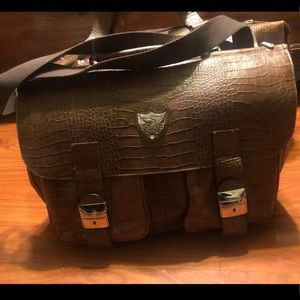 New Avantair Duffle Leather bag